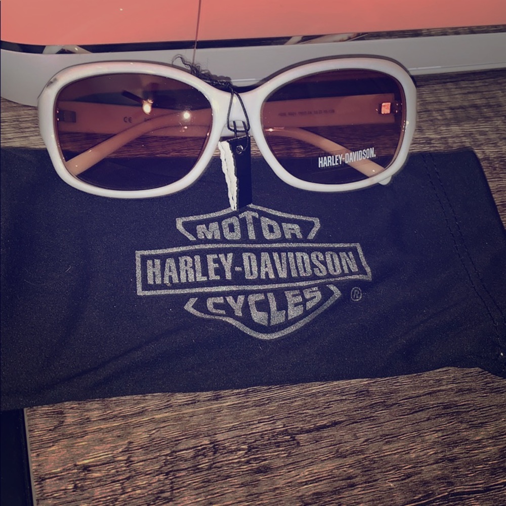 Nwt Harley Davidson sunglasses with pouch